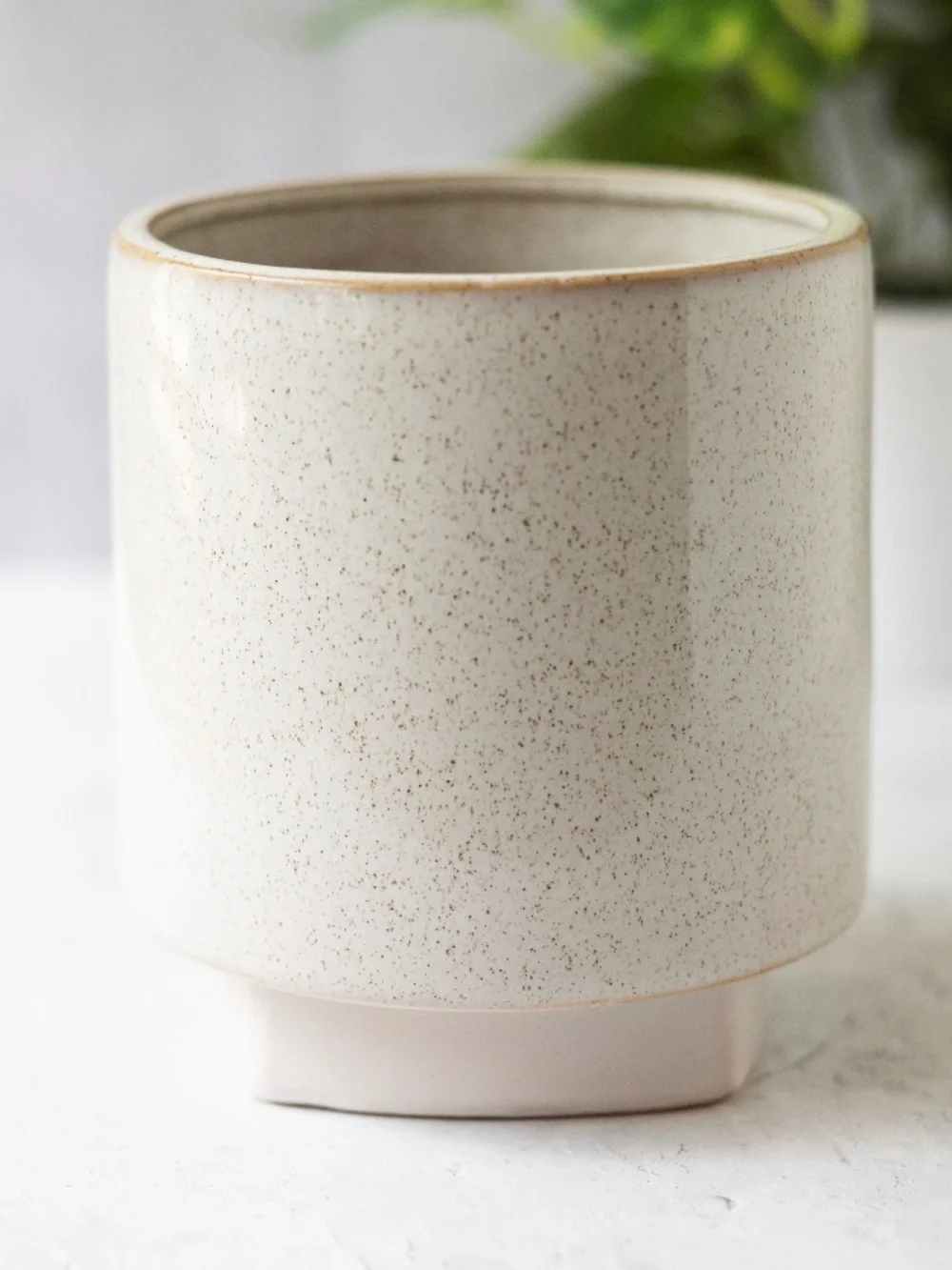 Cream brown round speckled pottery planter square base 6
